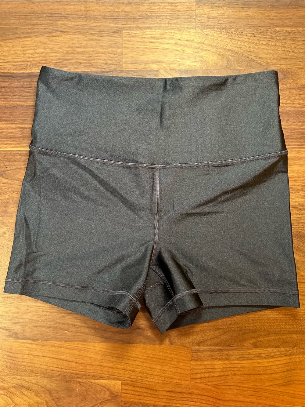 Athleta Elation Shorts Womens Small Black Ultra High Rise 3 Inch Yoga Workout